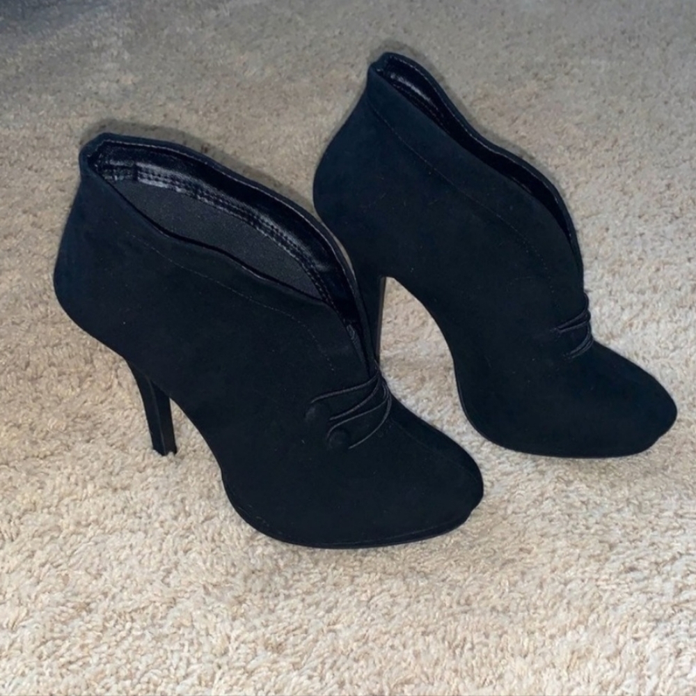 Apt. 9 Booties